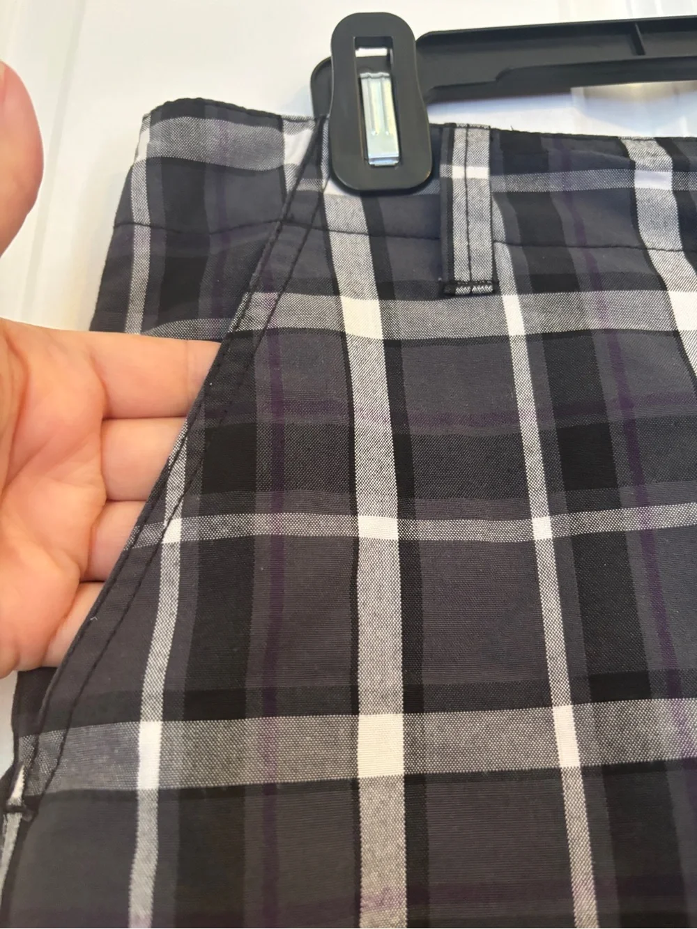 DC Men's Black and Gray Plaid Flat-Front Shorts.  Size 28. Poly Blend, Pockets.